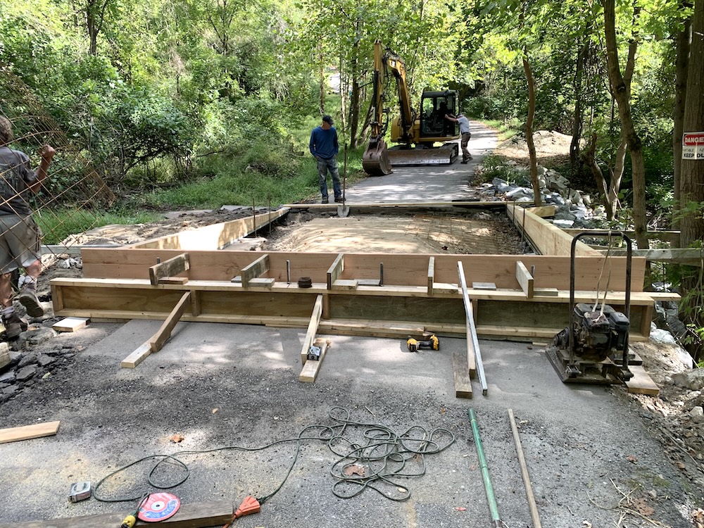 Formwork and rebar setup for bridge approaches